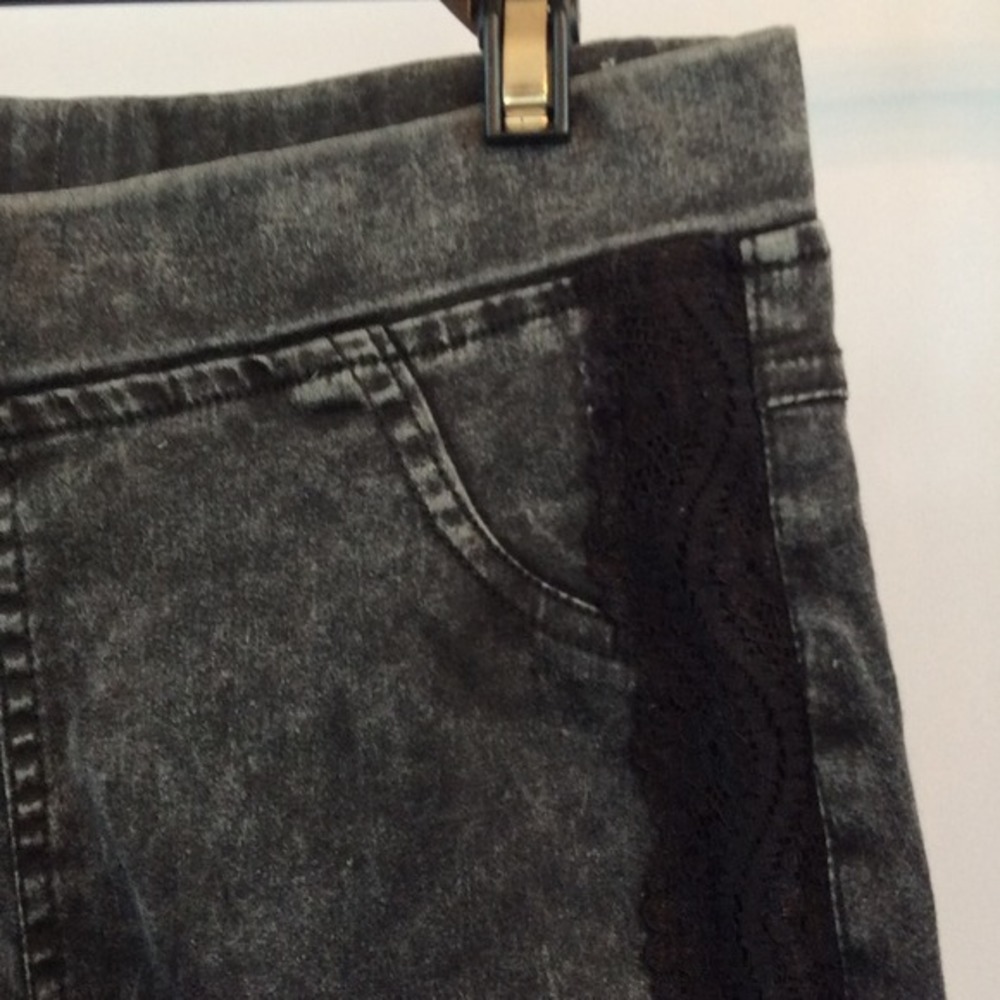 𝅺NYC NICE H 💕Black Denim Leggins with Lace💕 - Picture 2 of 4